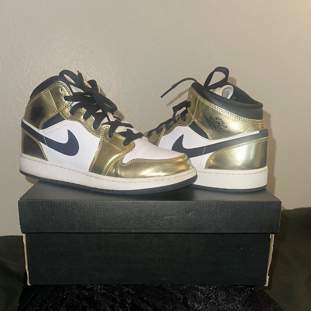 Nike Air Jordan 1 Mid Metallic Gold Sneakers